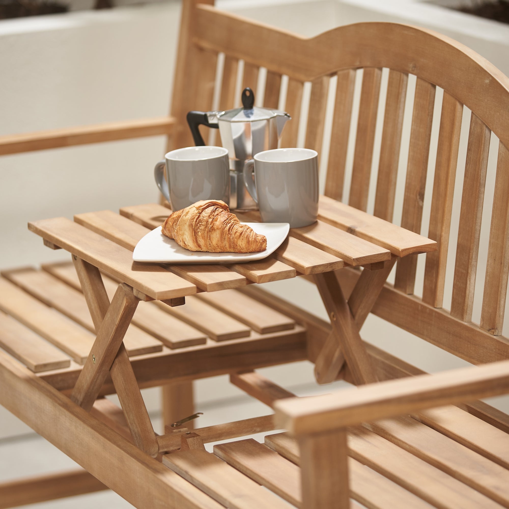 Richmond Outdoor Bench with Pop Up Table