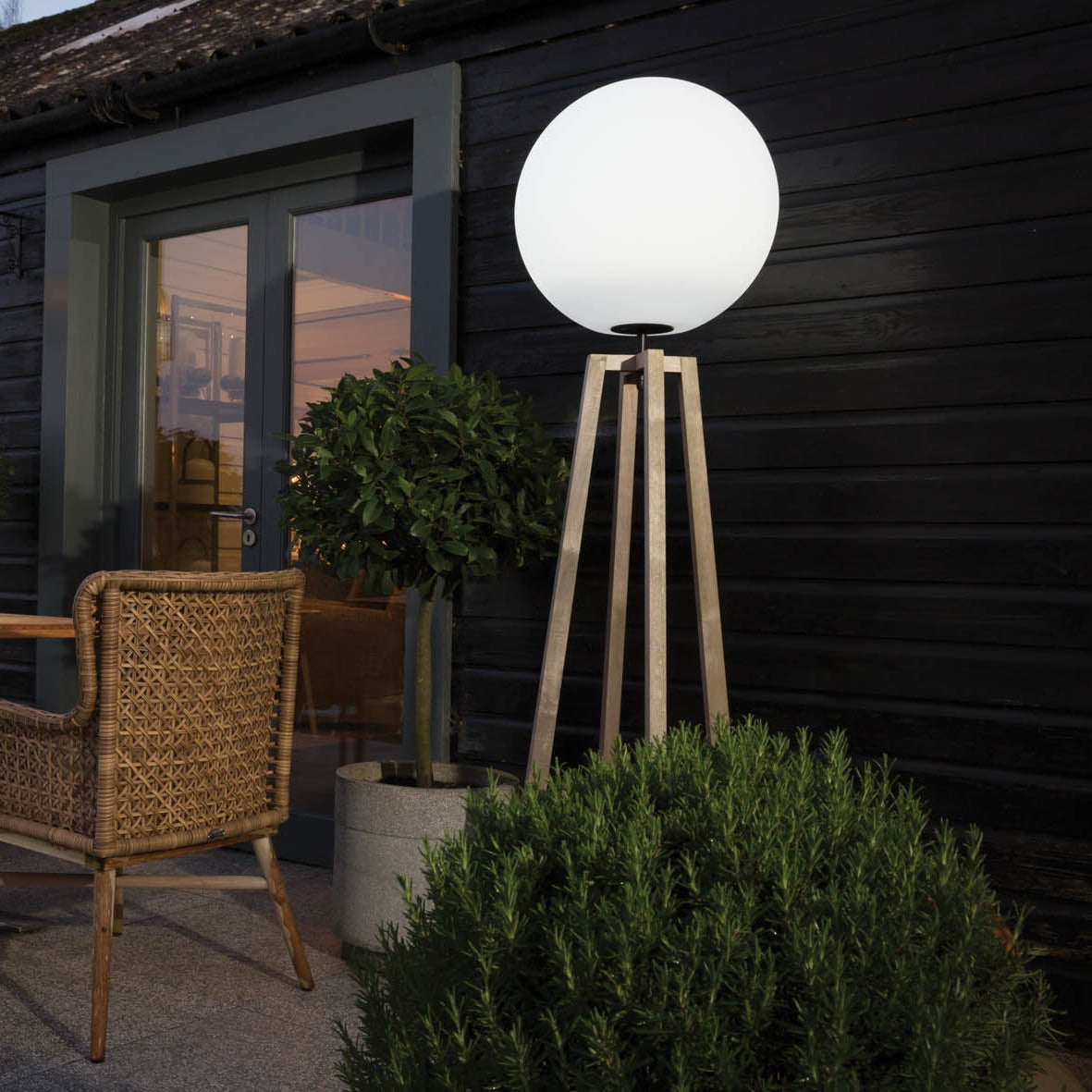 Playa Outdoor Floor Lamp